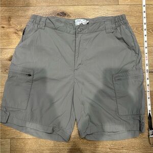 LL bean men’s gray shorts M